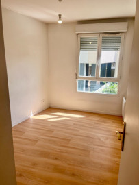 Location
4 pièces 3 chambres