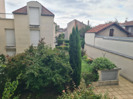 
                                                                                        Location
                                                                                         4 pièces 3 chambres