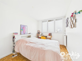 
                                                                                        Vente
                                                                                         4 pièces lumineux en dernier étage