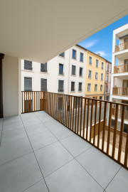 
                                                                                        Vente
                                                                                         4 Pièces moderne avec balcon