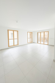 
                                                                                        Vente
                                                                                         4 Pièces moderne avec balcon