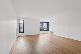 
                                                                                        Vente
                                                                                         4 PIECES PARFAIT ETAT