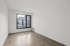 
                                                                                        Vente
                                                                                         4 PIECES PARFAIT ETAT