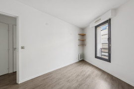 
                                                                                        Vente
                                                                                         4 PIECES PARFAIT ETAT