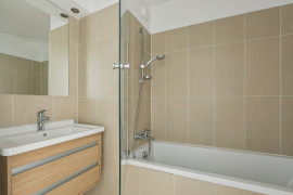 
                                                                                        Vente
                                                                                         4 PIECES PARFAIT ETAT