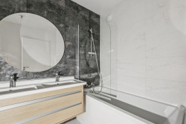 
                                                                                        Vente
                                                                                         4 PIECES PARFAIT ETAT