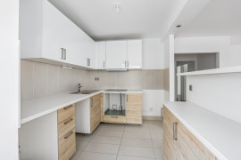 
                                                                                        Vente
                                                                                         4 PIECES PARFAIT ETAT