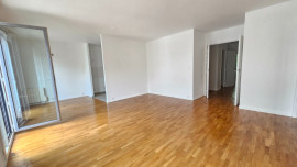 
                                                                                        Vente
                                                                                         4 PIECES TRES BON ETAT