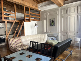 
                                                                                        Location
                                                                                         47 m2 de  charme près Terreaux