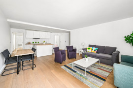 
                                                                                        Vente
                                                                                         5 PIECES PARFAIT ETAT