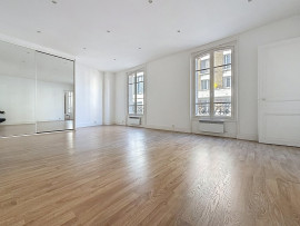 
                                                                                        Location
                                                                                         50m² de bureaux professionnels Mairie