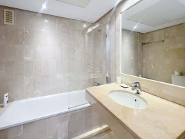 
                                                                                        Vente
                                                                                         A 100 mètres de la mer, Beau Penthouse