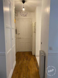 
                                                                                        Location
                                                                                         A 2 pas des commerces et du métro Pont de Neuilly