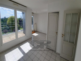 
                                                                                        Location
                                                                                         A LOUER 3 PIECES HOPITAL CENTRAL