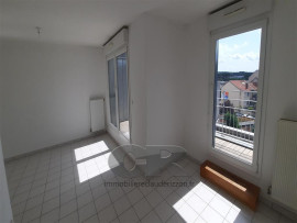 
                                                                                        Location
                                                                                         A LOUER 3 PIECES HOPITAL CENTRAL