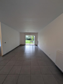 
                                                                                        Location
                                                                                         🏡 À louer – Appartement T2 avec jardin