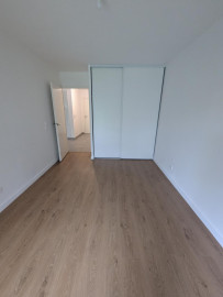 
                                                                                        Location
                                                                                         🏡 À louer – Appartement T2 avec jardin