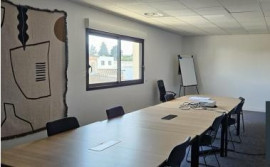 
                                                                                        Location
                                                                                         À louer – Bureaux de 250 à 500 m² à L'Isle-sur-la-Sorgue – Vaucluse (84)