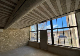 
                                                                                        Location
                                                                                         À louer – Bureaux de 42 à 136 m² à L'Isle-sur-la-Sorgue – Vaucluse (84)