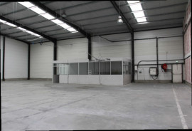 
                                                                                        Location
                                                                                         À louer – entrepôt entre 1 120 et 1 460 m² à Avelin