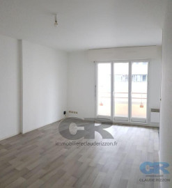 
                                                                                        Location
                                                                                         A LOUER F2 avec Box en sous-sol