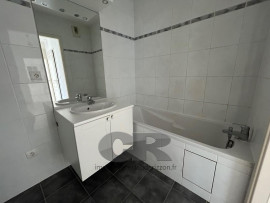 
                                                                                        Location
                                                                                         A LOUER F3 SECTEUR PARC PAUL VERLAINE AVEC STATIONNEMENT PRIVATIF