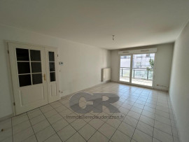 
                                                                                        Location
                                                                                         A LOUER F3 SECTEUR PARC PAUL VERLAINE AVEC STATIONNEMENT PRIVATIF