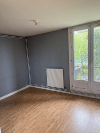 
                                                                                        Location
                                                                                         À louer – Grand T2 lumineux à Loos – 610 CC