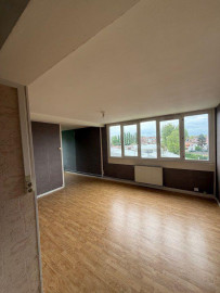 
                                                                                        Location
                                                                                         À louer – Grand T2 lumineux à Loos – 610 CC