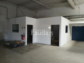 
                                                                                        Location
                                                                                         À LOUER   LOCAL COMMERCIAL DE 670 m2   SAINT-AMAND VILLAGES 