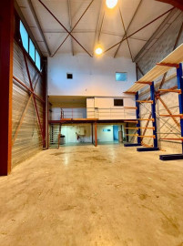 
                                                                                        Location
                                                                                         À louer – Local d'activités de 250 m² à Bédarrides – Vaucluse (84)