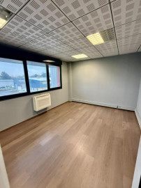 
                                                                                        Location
                                                                                         À louer – Local d'activités de 250 m² à Bédarrides – Vaucluse (84)