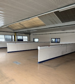 
                                                                                        Location
                                                                                         À louer – Local d'activités de 4 000 m² à Saint-Amand-Montrond – Cher (18)