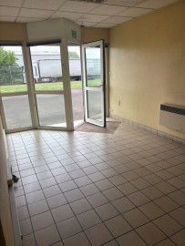 
                                                                                        Location
                                                                                         À louer – Local d'activités de 800 m² dans la zone industrielle Les Estaches à Les Attaques – Pas-de-Calais (62)