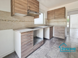 
                                                                                        Location
                                                                                         À louer - Maison T5 de 95m² avec jardin - La Celle St Cloud