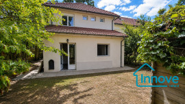 
                                                                                        Location
                                                                                         À louer - Maison T5 de 95m² avec jardin - La Celle St Cloud