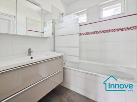 
                                                                                        Location
                                                                                         À louer - Maison T5 de 95m² avec jardin - La Celle St Cloud