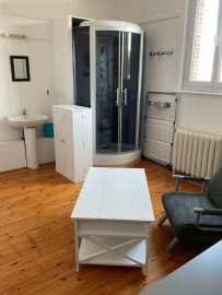 
                                                                                        Location
                                                                                         A LOUER POUR ETUDIANT(E) CHAMBRE DE 20m2