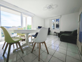 Vente
À Rixheim, lumineux 4 pièces rénové avec terrasse, garage et calme garanti