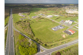 
                                                                                        Vente
                                                                                         À vendre – 10 hectares de Terrains Industriels divisibles à partir de 2 500 m² à proximité de Châteauroux – Indre (36)