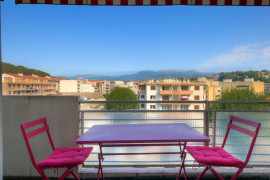 
                                                                                        Vente
                                                                                         À vendre – 4 pièces lumineux avec balcons et cave – Cagnes-sur-Mer