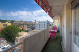 
                                                                                        Vente
                                                                                         À vendre – 4 pièces lumineux avec balcons et cave – Cagnes-sur-Mer