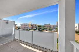 Vente
À vendre – Antibes – 2 pièces lumineux avec terrasse, garage, au calme absolu – Idéal investisseur ou premier achat