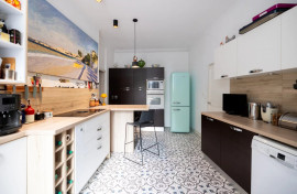 
                                                                                        Vente
                                                                                         À VENDRE - APPARTEMENT 6P 167M² - NICE CARABACEL