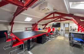 
                                                                                        Vente
                                                                                         À vendre – Bureaux de 1 538 m² à Lavaur – Tarn (81)