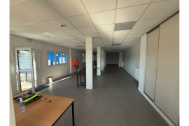 
                                                                                        Vente
                                                                                         À vendre – Entrepôt de 2 847 m² à Châteauroux – Indre (36)