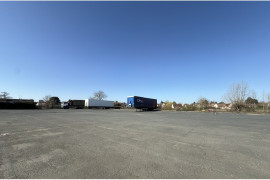 
                                                                                        Vente
                                                                                         À vendre – Entrepôt de 2 847 m² à Châteauroux – Indre (36)