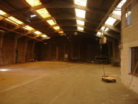 
                                                                                        Vente
                                                                                         À vendre - entrepôt non divisibles de 2 990 m² à Lallaing à proximité de Douai (59)