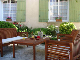 
                                                                                        Vente
                                                                                         À vendre - Hôtel bureau 2 étoiles de 11 chambres à Mazan - Vaucluse (84)