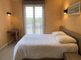 
                                                                                        Vente
                                                                                         À vendre - Hôtel-Restaurant 2 étoiles de 16 chambres à Seilhac - Corrèze (19)